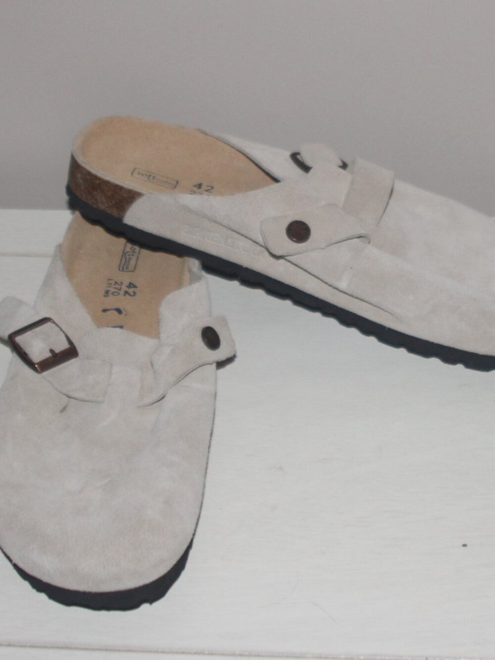 10A   NWOB BIRKENSTOCK SLIDES - LADIES 11 - MEN 9  LIGHT TAN